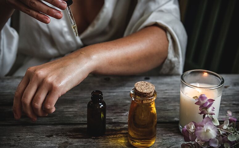 Use of olive oil in body care