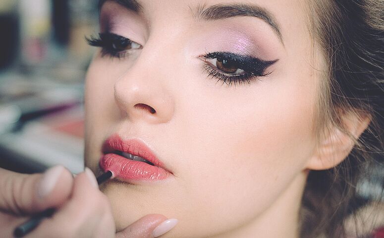 Makeup hidden toxins